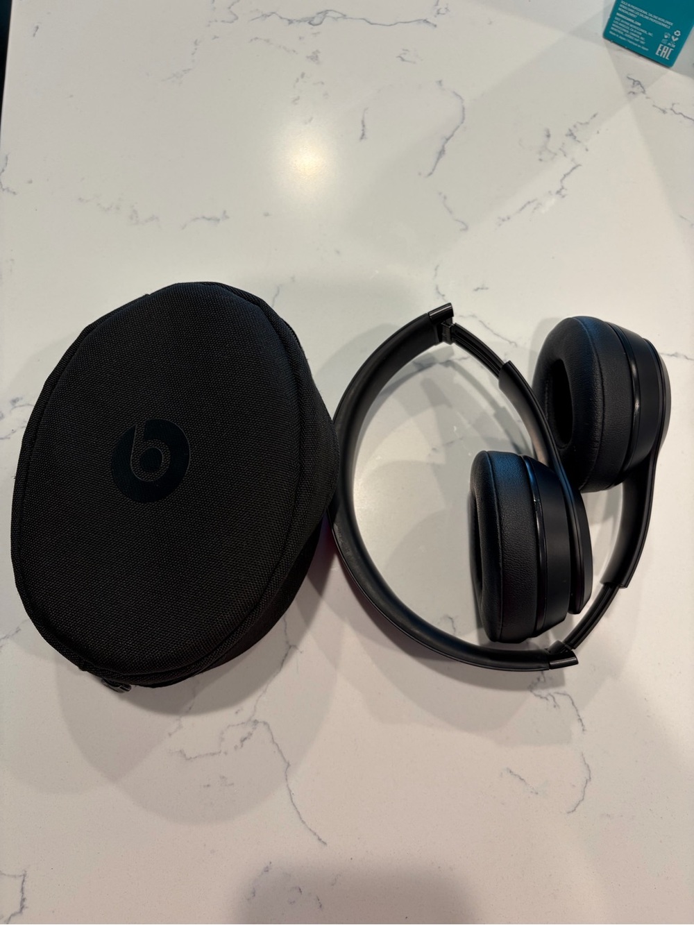 Beats by Dre Wireless Over-Ear Headphones in Black with Carry Case